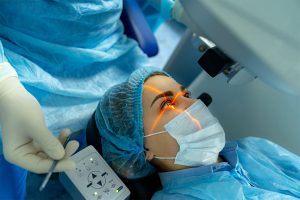 cirug&iacute;a ocular para la miopia, astigmatismo, hipermetropia, presbicia